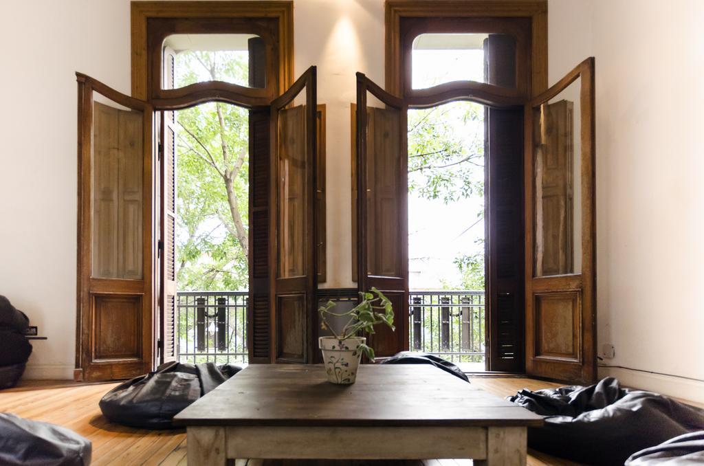 La Casa De Pichincha Hostel บัวโนสไอเรส ภายนอก รูปภาพ